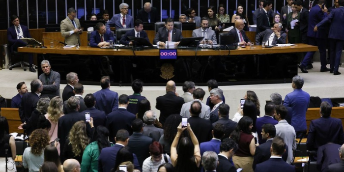Senado deve votar em primeiro turno, na quarta-feira (14), a PEC que acaba com a escala 6x1 e reduz a jornada semanal de 44 para 40 horas.