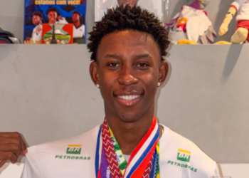 Henrique Marques conquista ouro no Grand Prix de Taekwondo 2026, em Paris, após vencer o uzbeque Jasurbek Jaysunov em uma final emocionante.