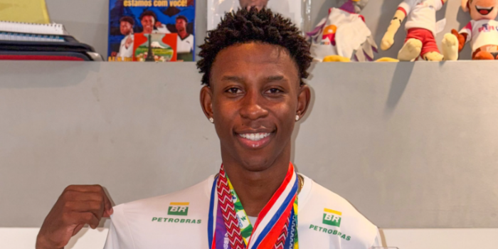 Henrique Marques conquista ouro no Grand Prix de Taekwondo 2026, em Paris, após vencer o uzbeque Jasurbek Jaysunov em uma final emocionante.