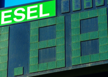 Entenda por que o preço do diesel influencia o transporte de cargas, a produção agrícola, os custos empresariais e os preços de produtos essenciais.
