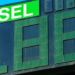 Entenda por que o preço do diesel influencia o transporte de cargas, a produção agrícola, os custos empresariais e os preços de produtos essenciais.