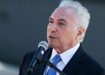 Escritório de Michel Temer negociou contrato de até R$ 30 milhões com o Banco Master, incluindo honorários condicionados a uma operação com o BRB, segundo O Globo.
