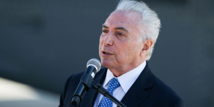 Escritório de Michel Temer negociou contrato de até R$ 30 milhões com o Banco Master, incluindo honorários condicionados a uma operação com o BRB, segundo O Globo.