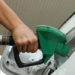 AGU entra com 20 ações contra distribuidoras e postos suspeitos de preços abusivos de combustíveis e pede R$ 63,8 milhões em indenizações.