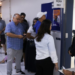 Quem faltou ao primeiro turno das eleições de 2026 pode votar no segundo turno em 25 de outubro. Veja o prazo para justificar a ausência e como conferir o local de votação.