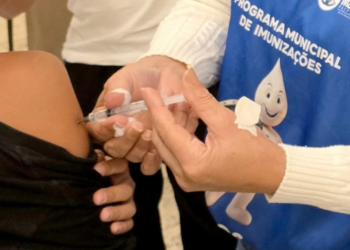 Macaé oferece testes rápidos gratuitos para sífilis, HIV e hepatites, além de vacinação, neste sábado (17), no Shopping Plaza Macaé.