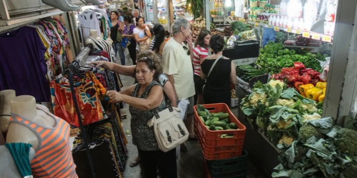Estudo da USP estima que o congelamento de benefícios sociais e previdenciários pode reduzir a renda do interior e levar 2,7 milhões de pessoas à pobreza.