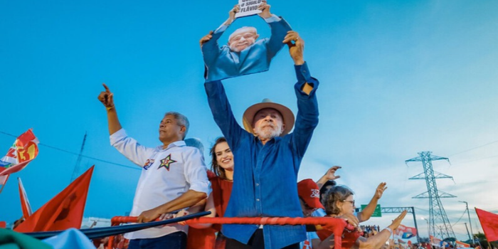 Lula condiciona participação no último debate presidencial à quebra de sigilos de Flávio Bolsonaro e familiares. Encontro está marcado para sexta-feira (23).