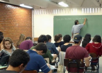 Inep seleciona professores de 17 áreas para elaborar e revisar questões do Enade 2027. Inscrições vão até 14 de dezembro de 2026.
