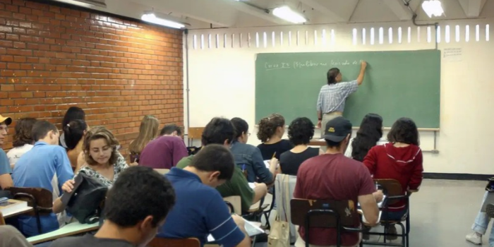 Inep seleciona professores de 17 áreas para elaborar e revisar questões do Enade 2027. Inscrições vão até 14 de dezembro de 2026.