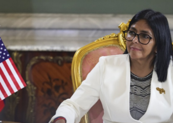 Venezuela amplia acordos com empresas internacionais para recuperar a produção de petróleo, expandir o gás natural e atrair bilhões em investimentos.