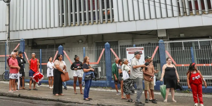 PM é detido em Três Rios por suspeita de vender voto. TRE-RJ também registra prisão por boca de urna, problemas com ônibus e troca de 150 urnas.