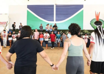Capes encerra nesta segunda (26) inscrições para 325 bolsas de mestrado e doutorado destinadas a indígenas. Veja a distribuição das vagas e como participar.