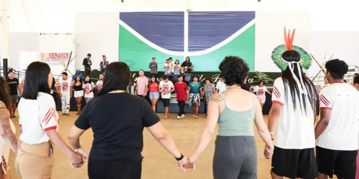 Capes encerra nesta segunda (26) inscrições para 325 bolsas de mestrado e doutorado destinadas a indígenas. Veja a distribuição das vagas e como participar.