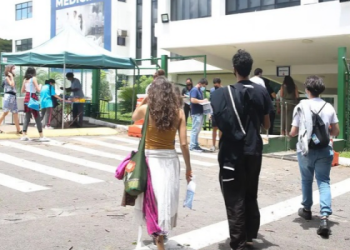 Fies 2026 abre 50 mil vagas remanescentes para faculdades particulares. Inscrições vão até 3 de novembro. Veja requisitos, calendário e como participar.