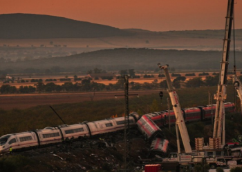 Ex-ministra espanhola Fátima Báñez é apontada entre as vítimas de acidente ferroviário em Toledo. Colisão entre trens teria deixado ao menos 69 mortos.