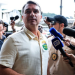 Voo particular de Flávio Bolsonaro aos EUA custou US$ 150 mil, segundo dono da Baires Fly. Empresário confirma pagamento, mas não revela quem financiou a viagem.