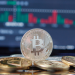 Binance investiga ataque hacker de US$ 6,3 bilhões que afetou 17 carteiras digitais. Empresa bloqueia ativos e promete proteger clientes.