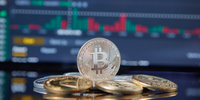 Binance investiga ataque hacker de US$ 6,3 bilhões que afetou 17 carteiras digitais. Empresa bloqueia ativos e promete proteger clientes.