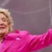 Rod Stewart durante apresentação no Festival de Glastonbury, na Inglaterra, em 2025. Foto: Harry Durrant/Getty Images. Imagem de arquivo.