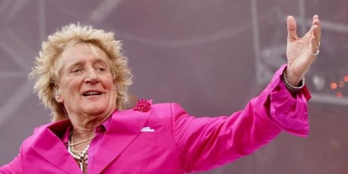 Rod Stewart durante apresentação no Festival de Glastonbury, na Inglaterra, em 2025. Foto: Harry Durrant/Getty Images. Imagem de arquivo.