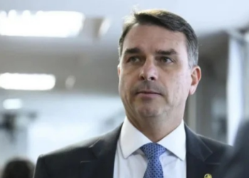 Gate esclarece suspeita de bomba envolvendo comitiva de Flávio Bolsonaro e confirma que nenhum explosivo foi encontrado.