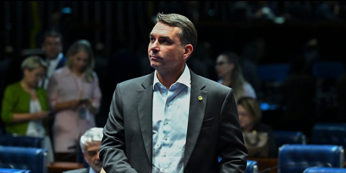 Flávio Bolsonaro e Nikolas Ferreira iniciam em Minas o “Bloquinho do 22”, com 13 atos previstos em 11 estados.