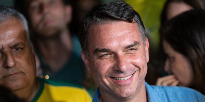 Partido Novo anuncia apoio a Flávio Bolsonaro no segundo turno das eleições presidenciais após reunião da direção nacional com o candidato em Brasília.