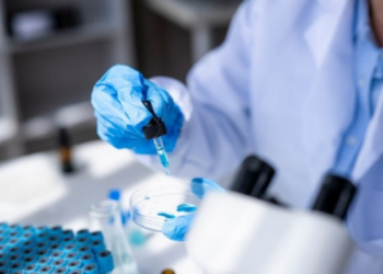 Anvisa autoriza testes em humanos da Vivaxin, vacina brasileira contra a malária causada pelo Plasmodium vivax. Pesquisa prevê investimento de R$ 12 milhões.
