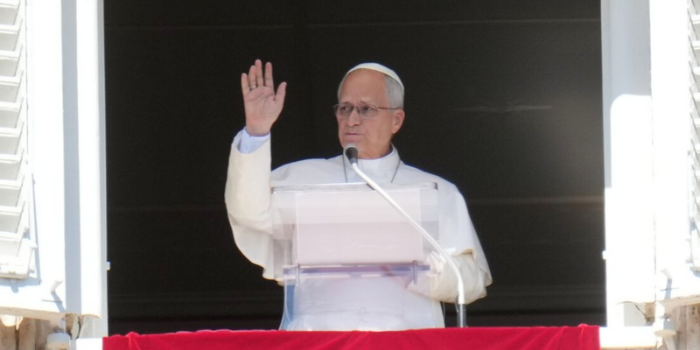 Papa Leão XIV anuncia cirurgia para retirar nódulo no pulmão. Vaticano prevê internação de uma semana e informa que a lesão foi detectada cedo.