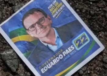 1. TRE-RJ investiga santinhos com foto de Eduardo Paes e número eleitoral de Douglas Ruas encontrados em Nova Iguaçu.