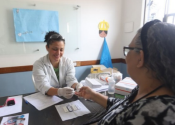 Mobilização durante o mês de outubro amplia informações sobre prevenção e cuidados com a saúde da mulher