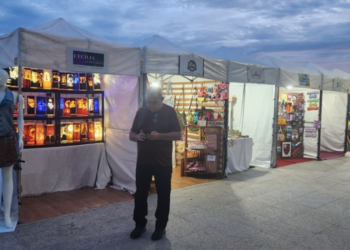 Feira Sustent’Arte reúne mais de 50 expositores em Macaé e promove empreendedorismo, artesanato sustentável e atividades culturais gratuitas.