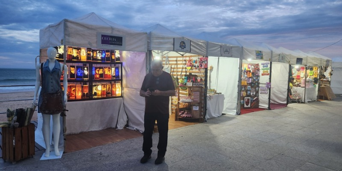 Feira Sustent’Arte reúne mais de 50 expositores em Macaé e promove empreendedorismo, artesanato sustentável e atividades culturais gratuitas.