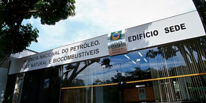 ANP terá Júlio Nishida como diretor interino a partir de 13 de outubro. Entenda a mudança e a importância da agência para a Bacia de Campos.