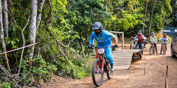 Macaé recebe o 2º Race Day Pista da Usina, competição de Mountain Bike Downhill que reúne atletas e destaca o potencial do circuito para provas internacionais.